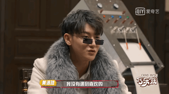 63b7c72e26f3a.gif